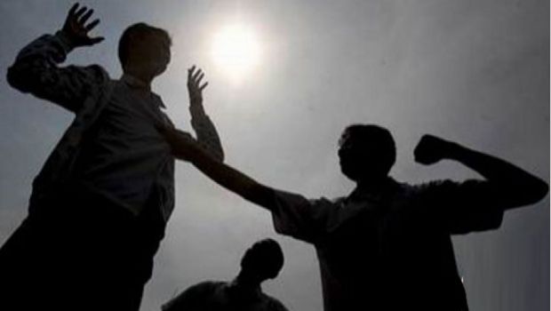 Dua Massa Golkar Lampung Bentrok